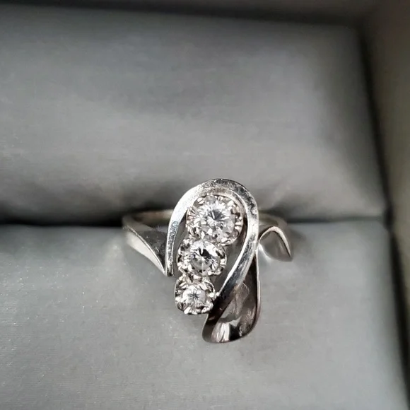 Heavy 14K Gold Trio Journey Ring